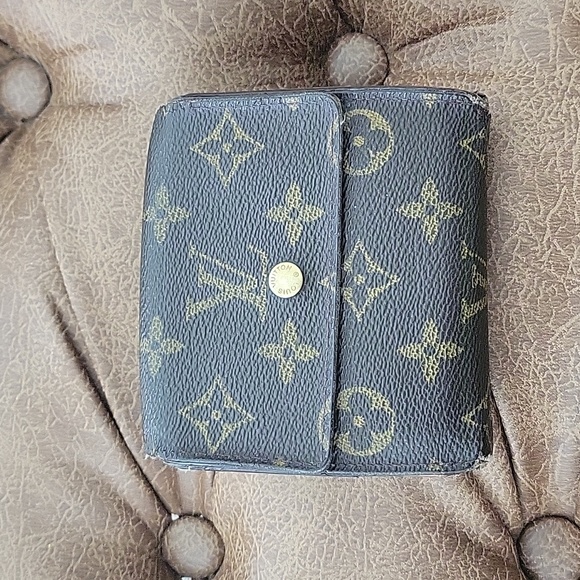Authentic Vintage Louis Vuitton Wallet - Picture 1 of 16